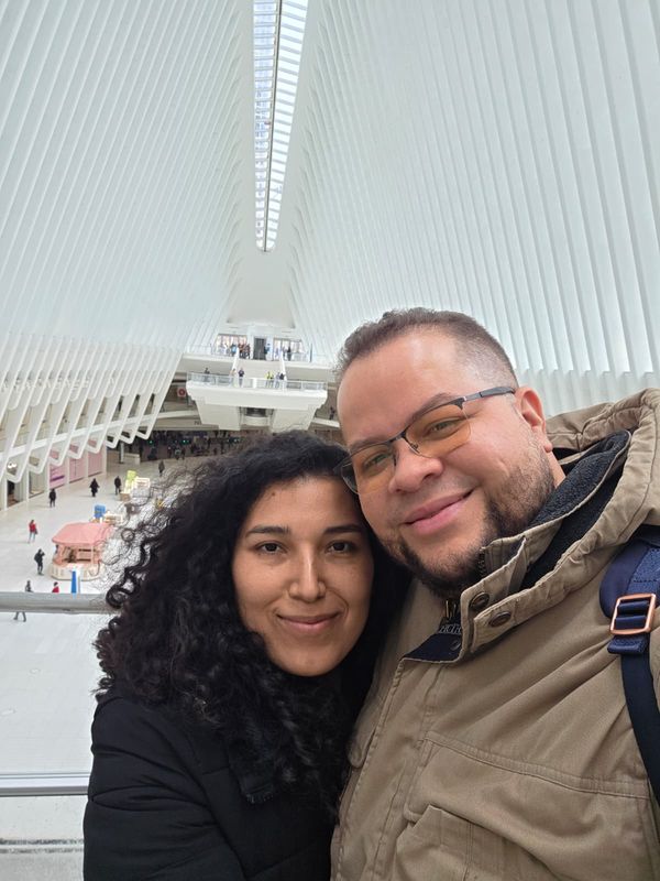 Los novios en el Oculus